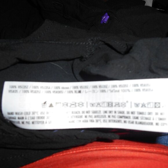 DISNEY UNIVERSE WOMEN LARGE HOCUS POCUS TIE FRONT SHRT 100% VISCOSE HALLOWEEN - Picture 10 of 10